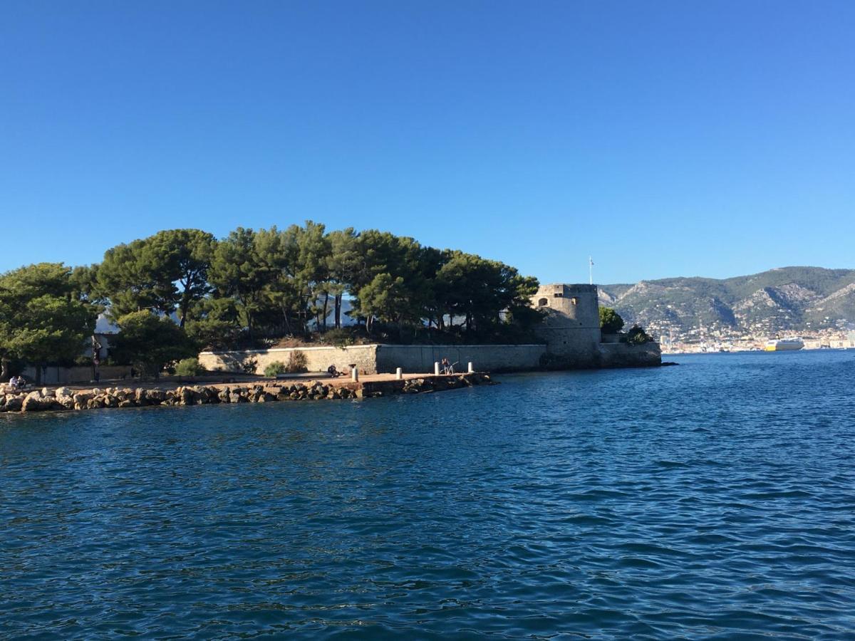 Au Coeur Du Vieux Toulon Au Calme Appartement Renove Climatise Confortable Etage Eleve Avec Ascenseur Proche Parking Et Toutes Commodites Экстерьер фото