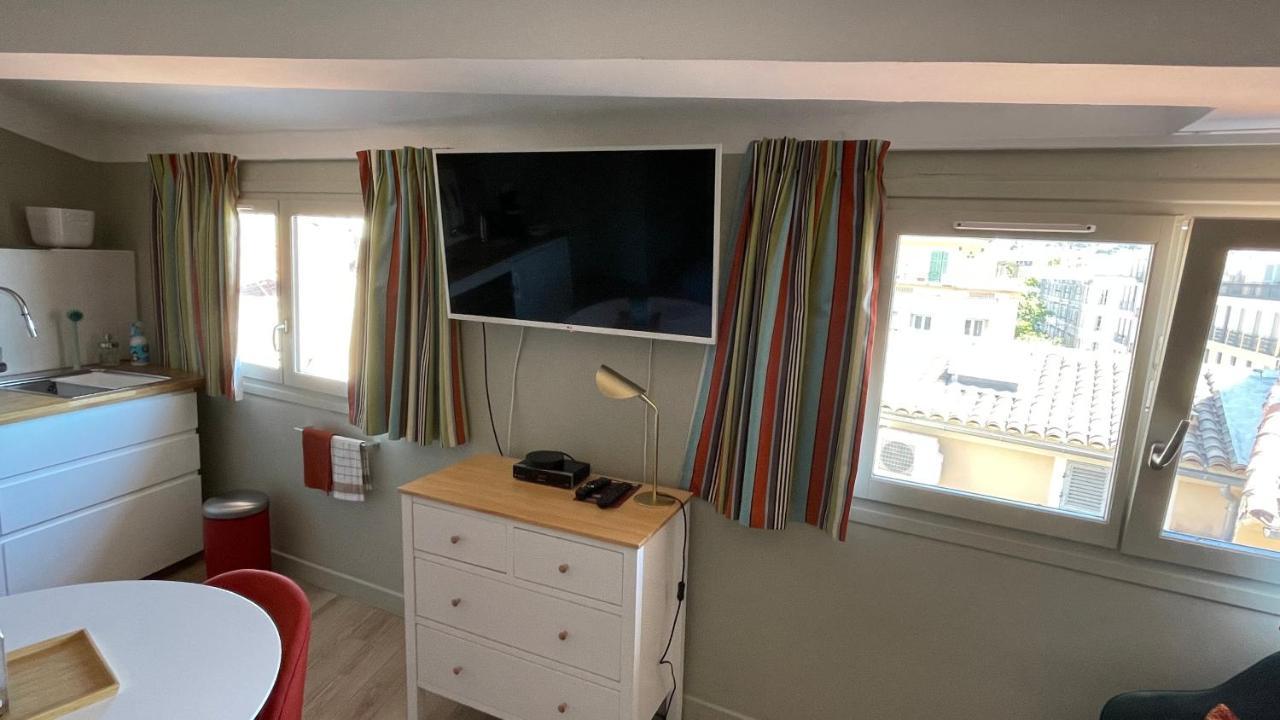 Au Coeur Du Vieux Toulon Au Calme Appartement Renove Climatise Confortable Etage Eleve Avec Ascenseur Proche Parking Et Toutes Commodites Экстерьер фото