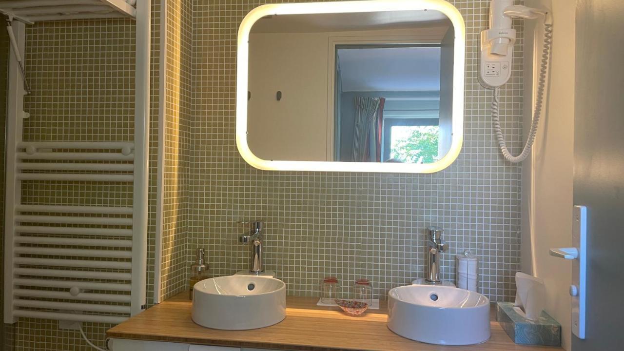 Au Coeur Du Vieux Toulon Au Calme Appartement Renove Climatise Confortable Etage Eleve Avec Ascenseur Proche Parking Et Toutes Commodites Экстерьер фото